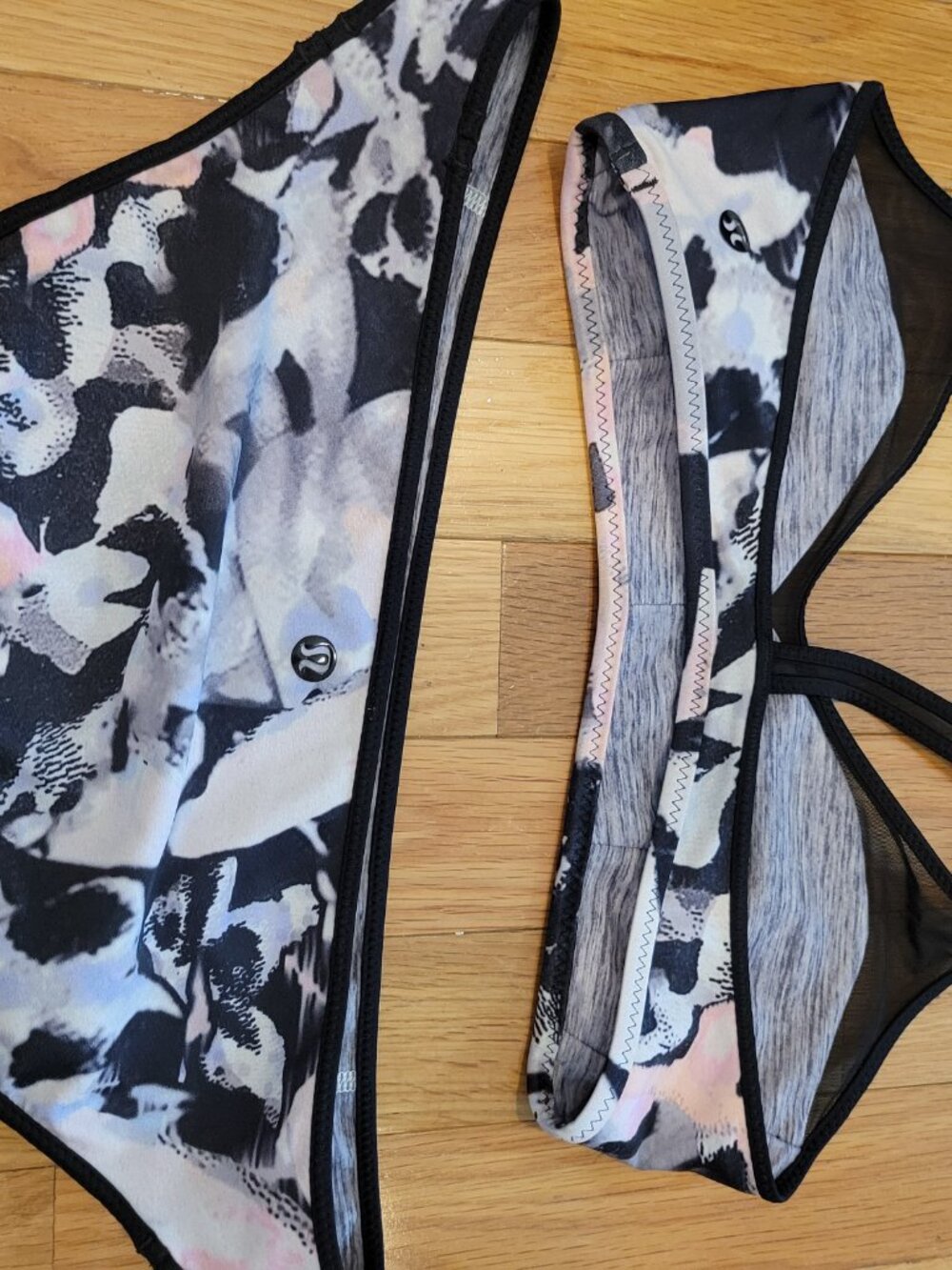 2 piece Lululemon reversible bikini set - Picture 3 of 3
